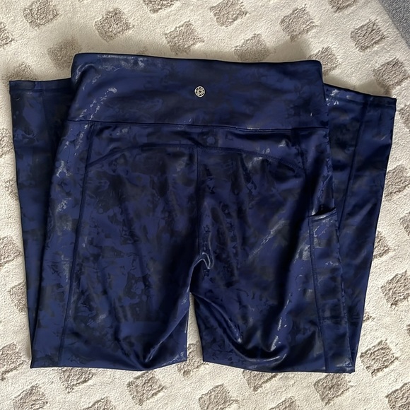 Lilly Pulitzer Luxletic High Rise Midi Leggings SZ L True Navy Shoreline Foil - Picture 5 of 5